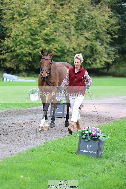 251026A-111331-25314 - F-453-Lucy.Lloyd