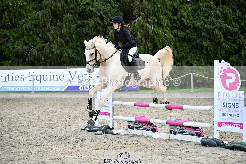 251004A-162802-02074 - Classes 10 & 11 80cm