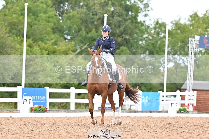 240815A-123727-01025 - 159-Verity.Perry-Bianchi