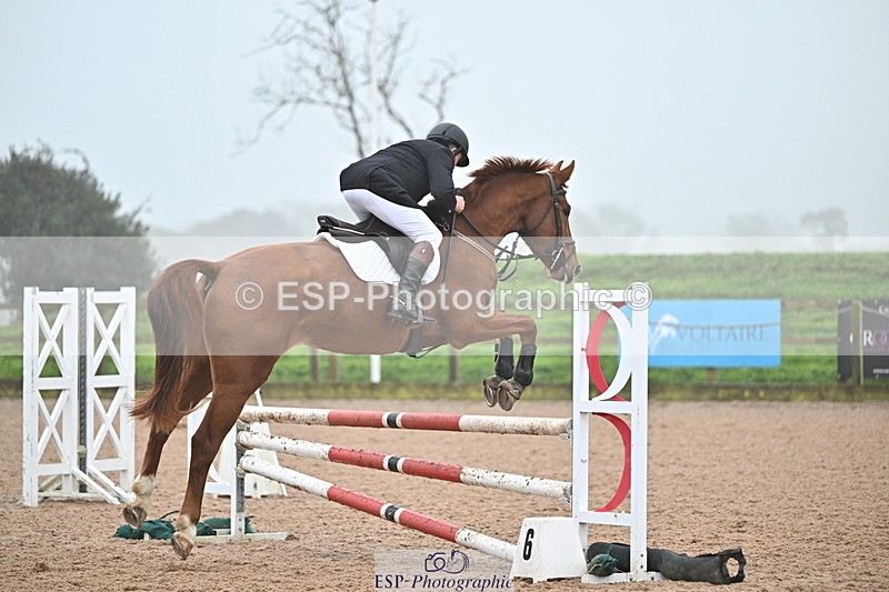 241103A-105301-06781 - SUN Cls 18 British Novice and 90cm Open