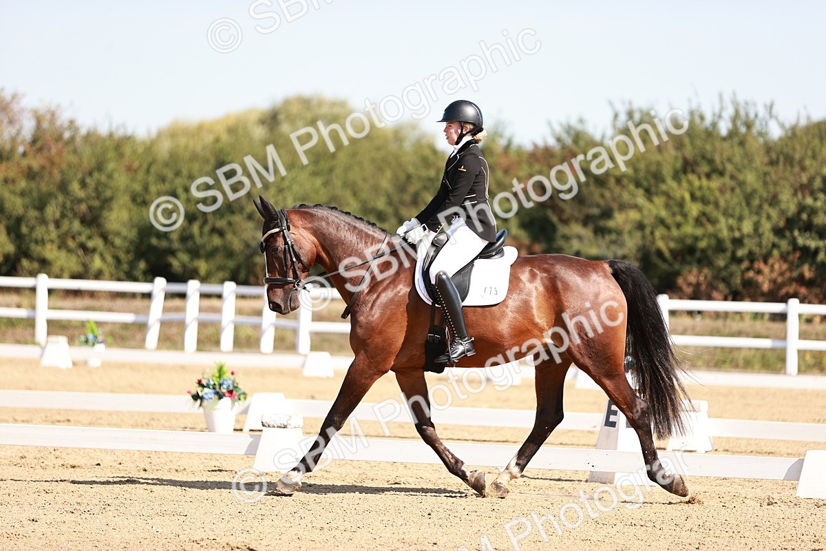 SBM_004381 - Class 12 - Novice 5 - 10.31-11.41