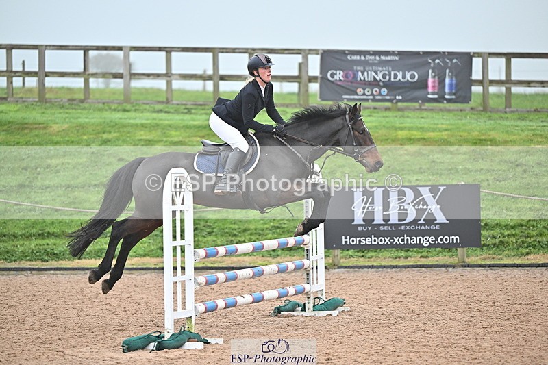 241103A-101212-06580 - SUN Cls 18 British Novice and 90cm Open