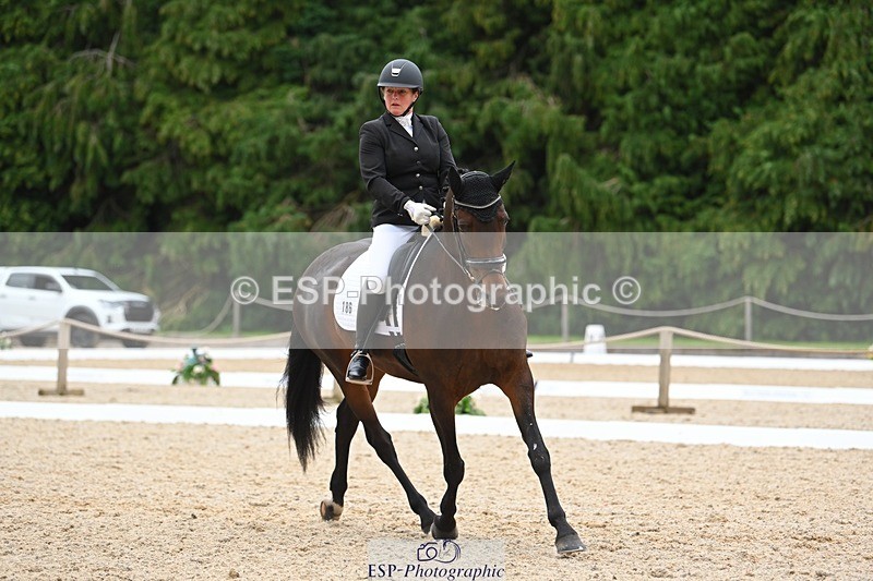 230813-175248-08767 - Cls 14 Medium Silver 16.45 to End