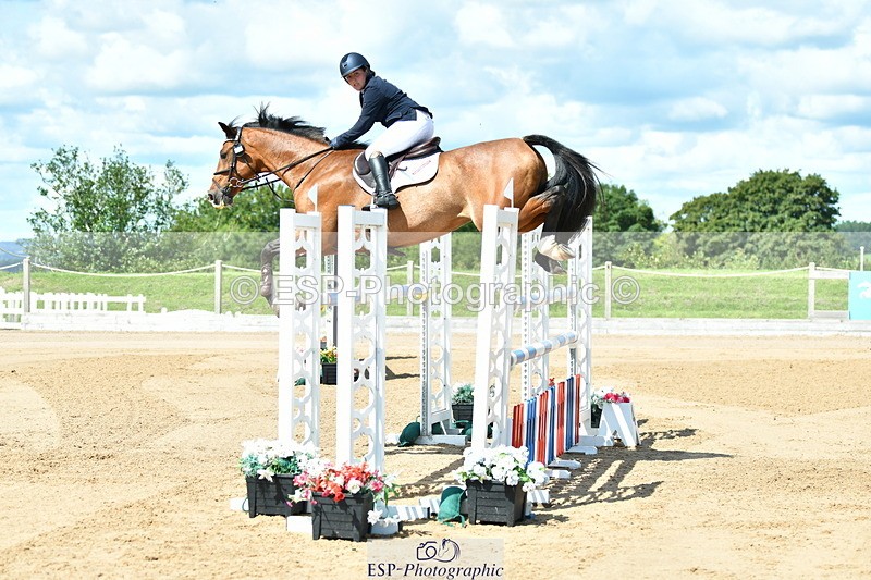 230720A-111011-02089 - Cls 5, 2 Star Medium 1.35m