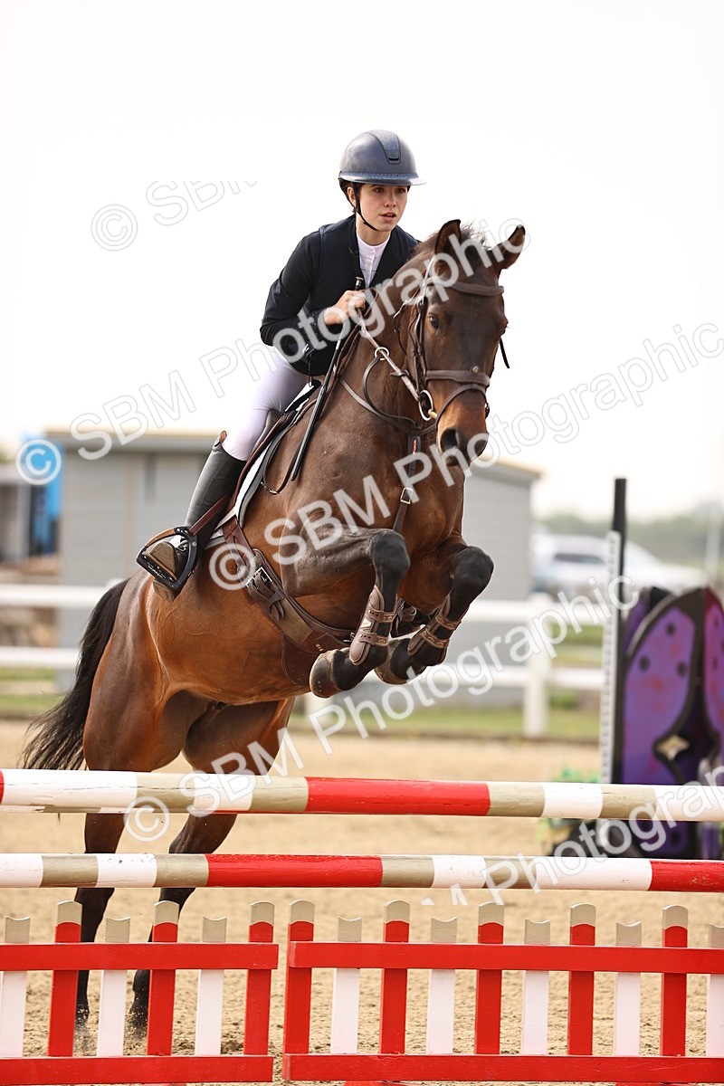  - Class 15 - Senior British novice - 90cm