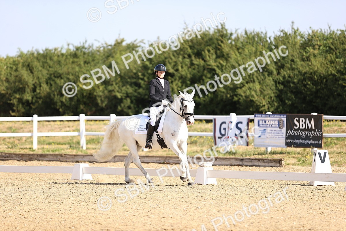 SBM_008659 - Novice 5 - 08.30-9.33