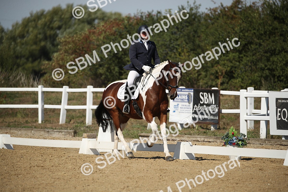 SBM_005094 - Class 11 - Novice 5 - 11.41-12.58