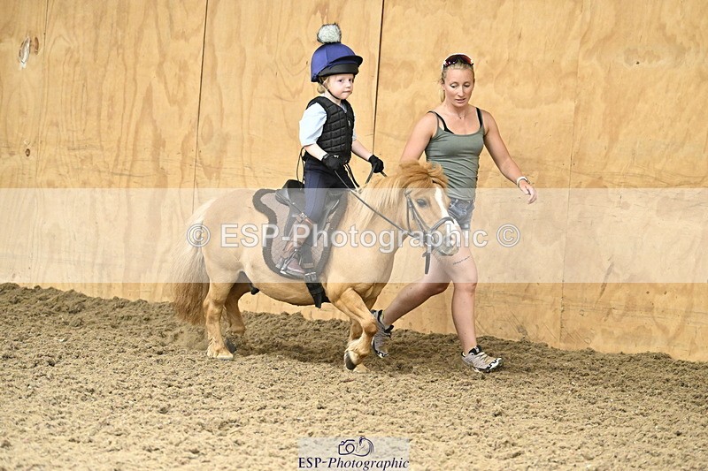 240728B-142934-00565 - Theo and Gemma's Groups Indoor