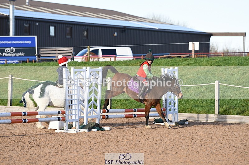 231202A-122726-01465 - Pairs