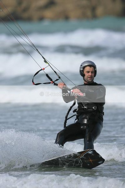 KS030407-18 - Kite Surfing
