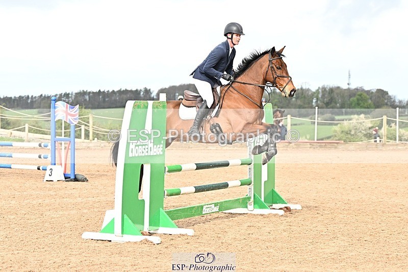 250416-093928-00071 - Cls 1 British Novice and 90cm