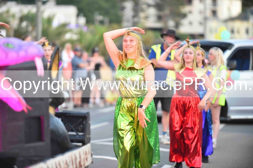 SH4_3989 - Carnival Procession.