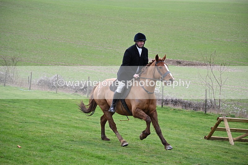 WJ6_9028 - Line Three