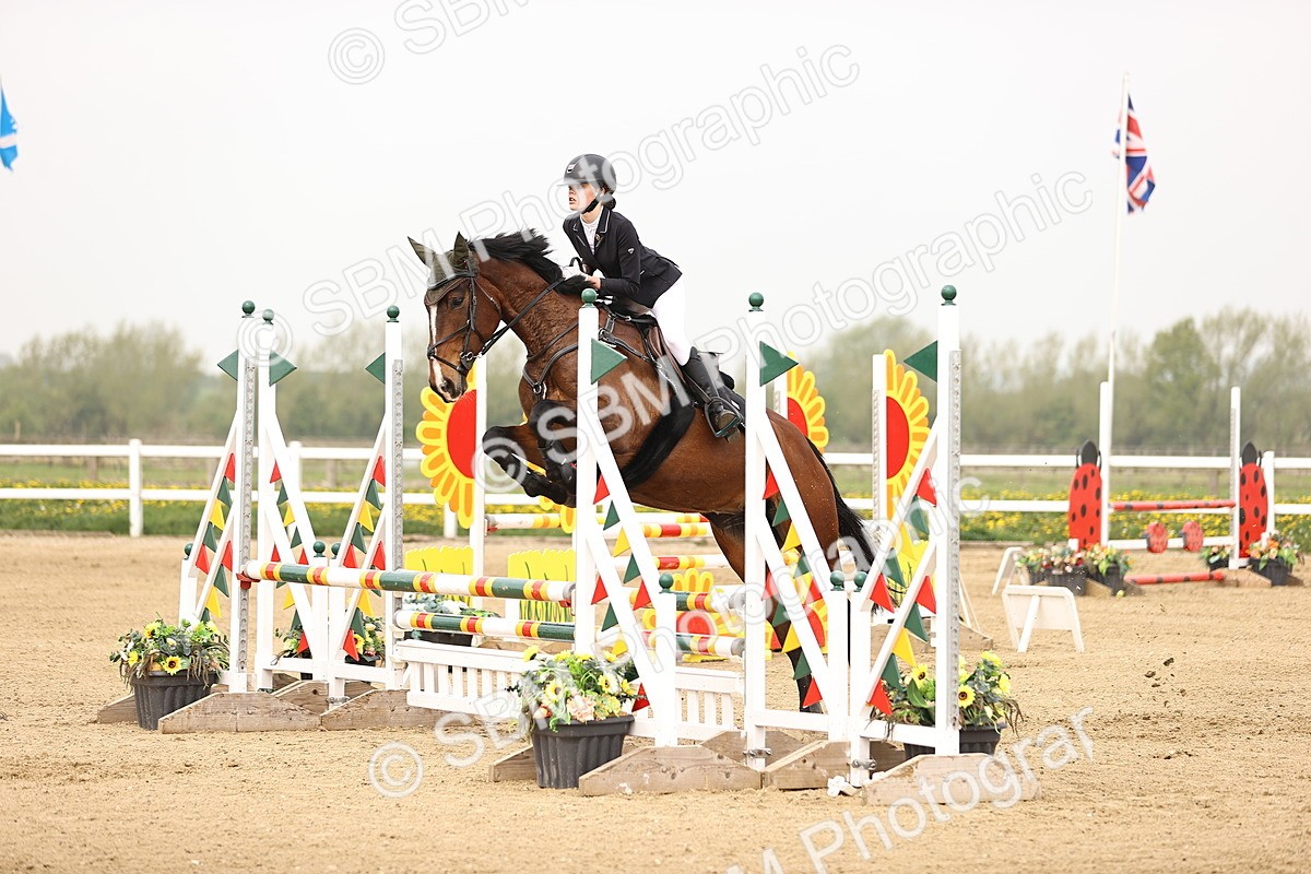  - Class 15 - Senior British novice - 90cm