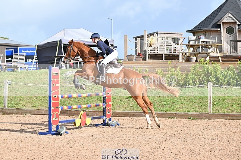 250831-100031-05271 - L-558-Lucy.Davies