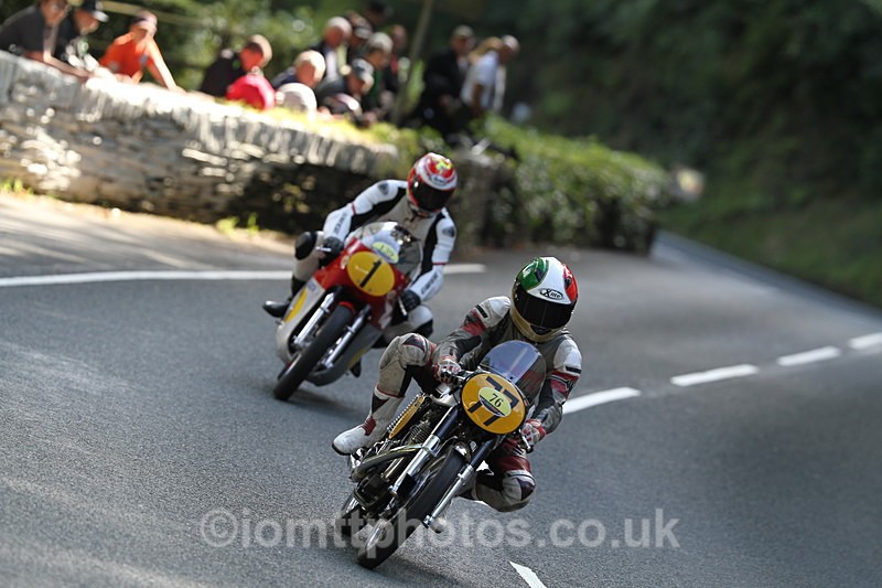FOM_1263 - Classic TT Lap of honour