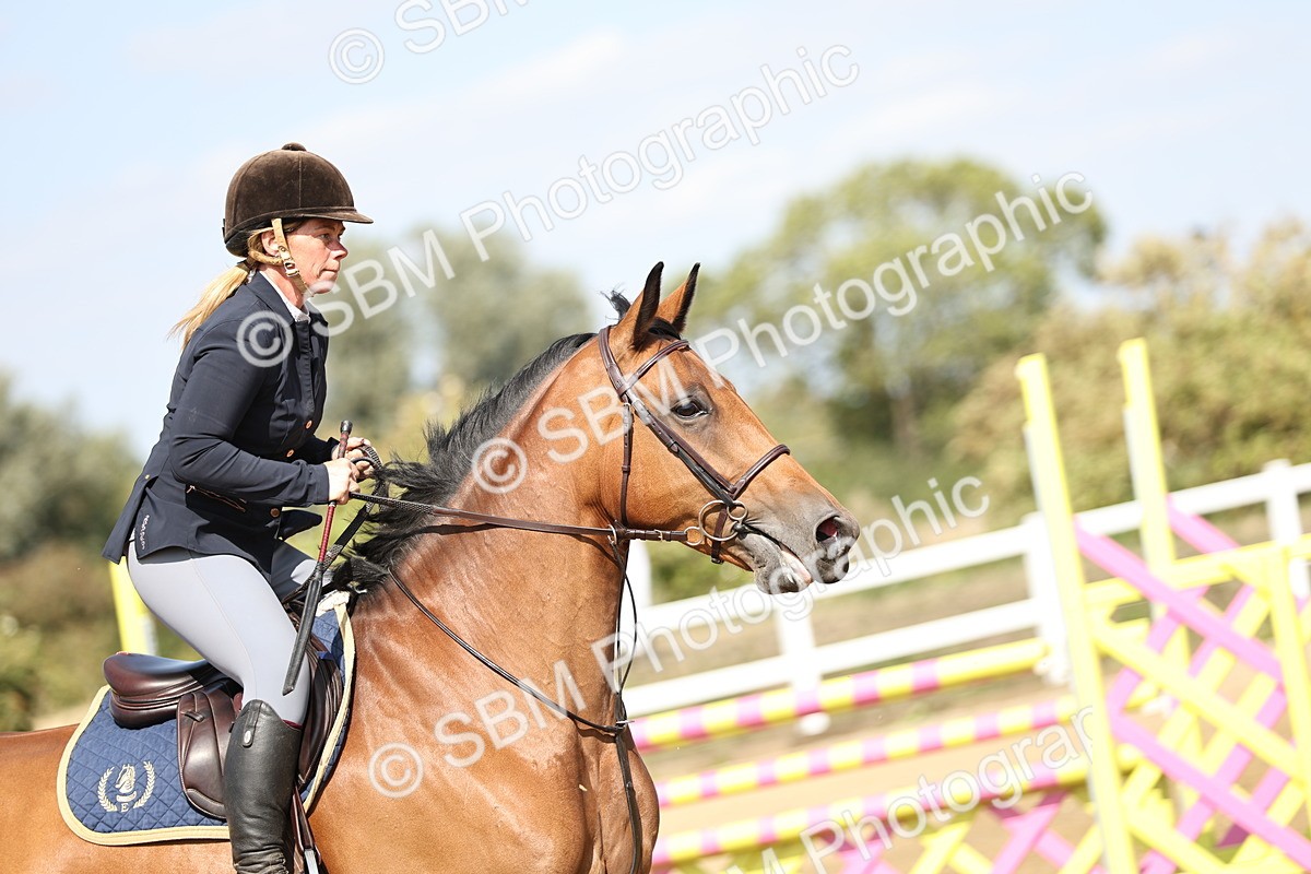 SBM_005076 - Class 6 = Senior Newcomers - 1.10m Open