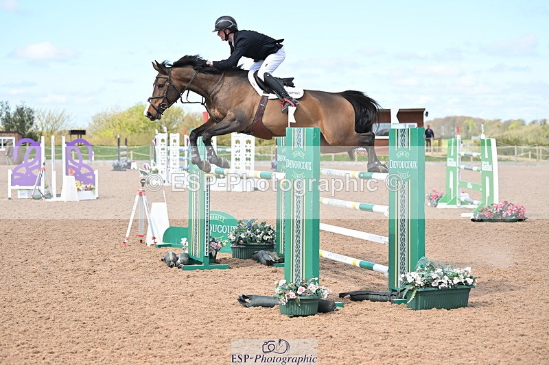 240418A-110627-02452 - Cls 5, 2 Star Medium Tour 1.35m