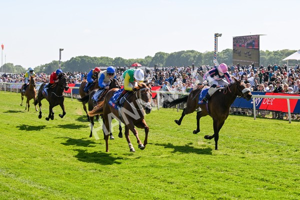 160525-Race 3-Kon Tiki-6440 - Race 3 3.13pm Sky Bet Fillies' Stakes