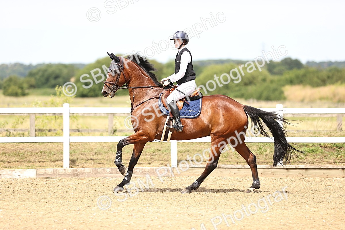 SBM_000528 - Class 15 - Redpost Equestian Senior Foxhunter - 1.20m