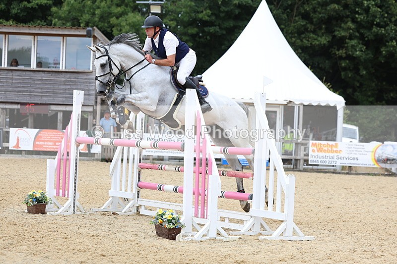 3E7A6421 - Class 8: Senior Newcomers/1.10m open