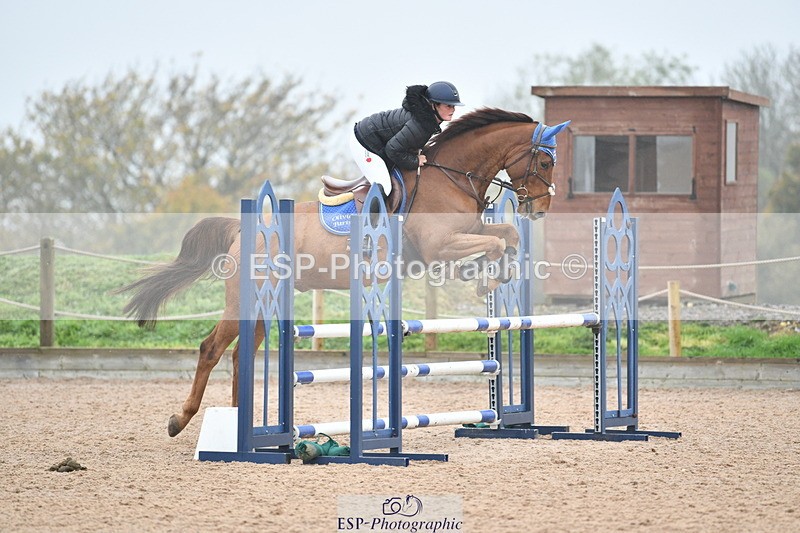 241102A-112439-04286 - SAT Cls 9 British Novice and 90cm Open