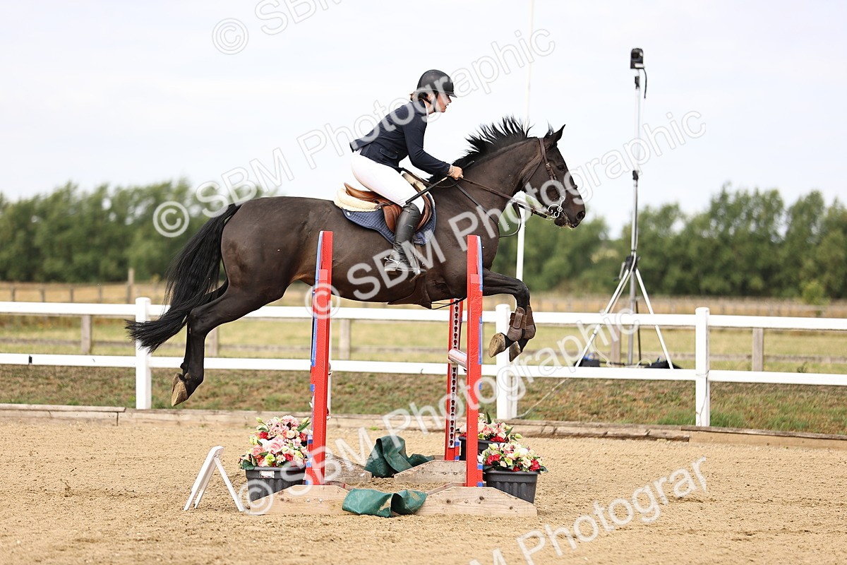 SBM_009569 - Class 8 - Senior Newcomers - 1.10  Open