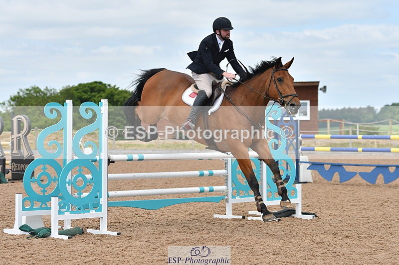 240609A-112404-04548 - Cls 17 Snr 1.05m Open