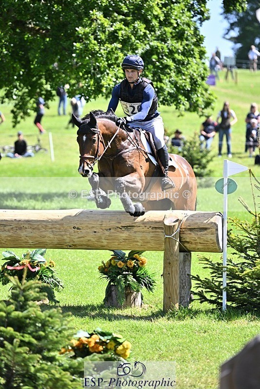 240525-105119-12081 - 320-CARPO_VIVENDI-Jack_Pinkney