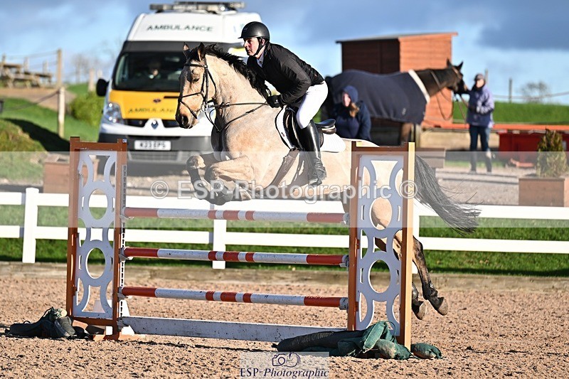 251119-142513-00549 - Cls 5 Foxhunter and 1.20m Open