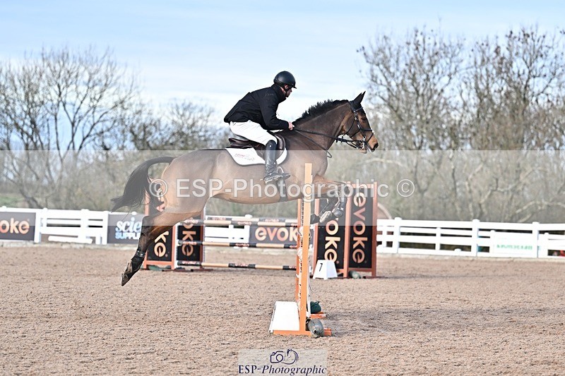 251126-125108-00532 - Cls 4 Newcomers and 1.10m