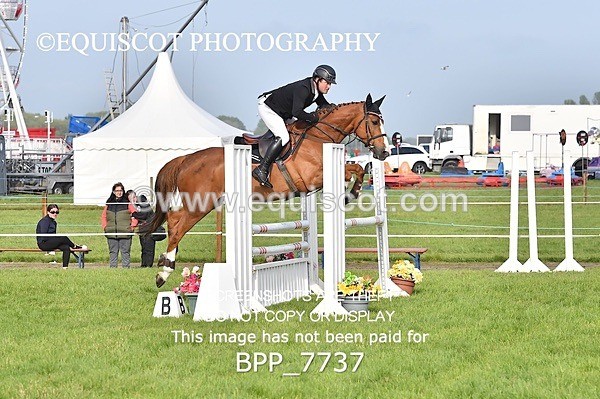 BPP_7737 - CLASS 6 Nisbets Fresh From The Farm & The Golf Inn 1.00m Amateur Championship