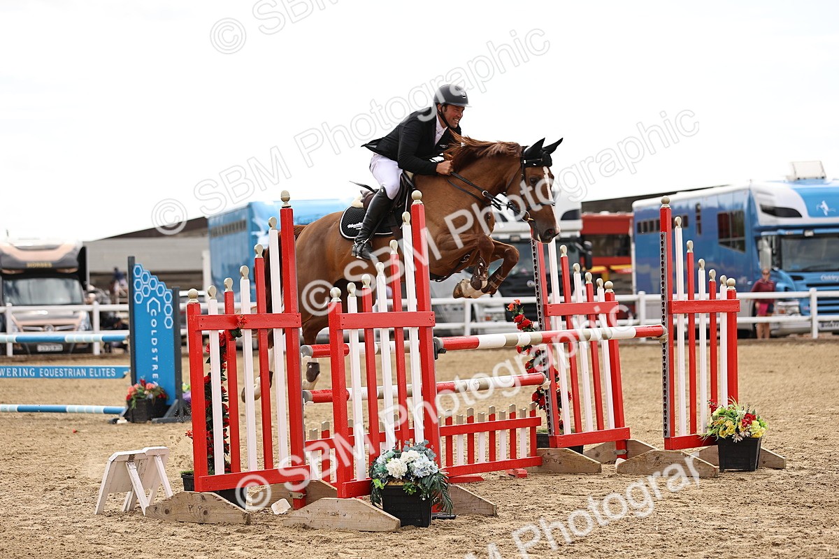 SBM_009549 - Class 8 - Senior Newcomers - 1.10  Open