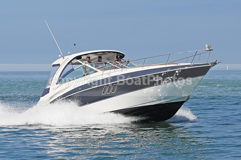 170618 UNNAMED CRUISERS 360 XPRESS 1Y3A4112 - Motorboats - Open