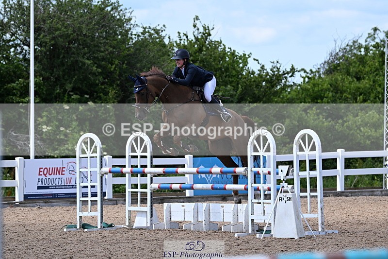 240619A-142015-00537 - Cls 4 Snr Newcomers and 1.10m Open