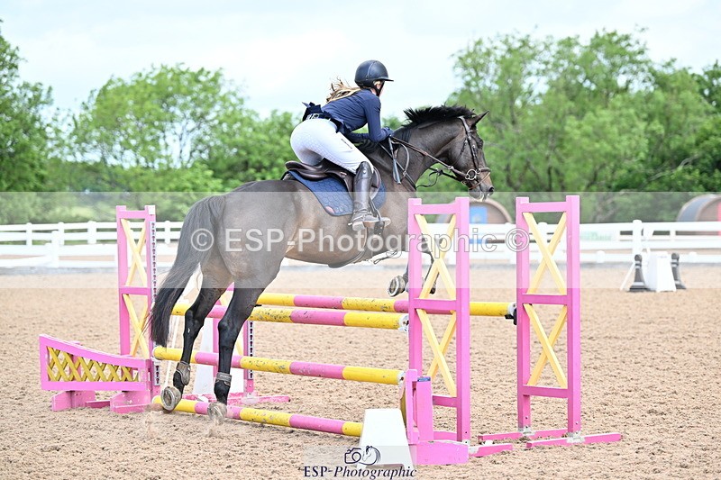 240605A-104049-00092 - Cls 1 British Novice and 90cm Open