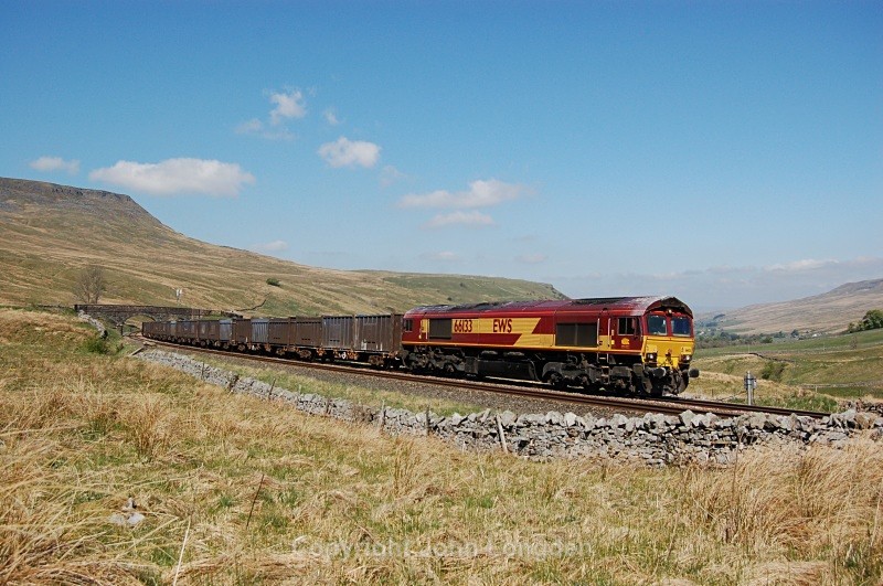 28.4.11 66133 6E13 Kirkby Thore - Milford, Ais Gill - Ais Gill (road bridge southbound)