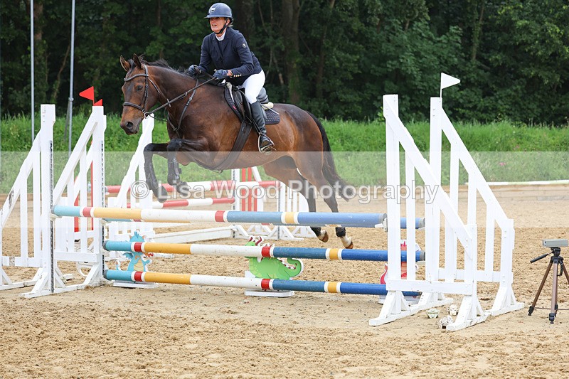 3E7A5591 - Class 4: Senior British Novice/90cm open