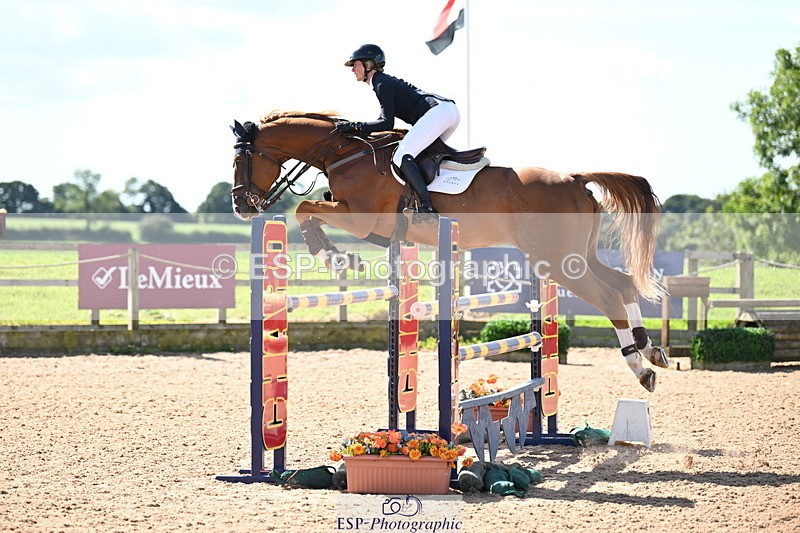 240913A-121719-04334 - Cls 15 Snr Foxhunter