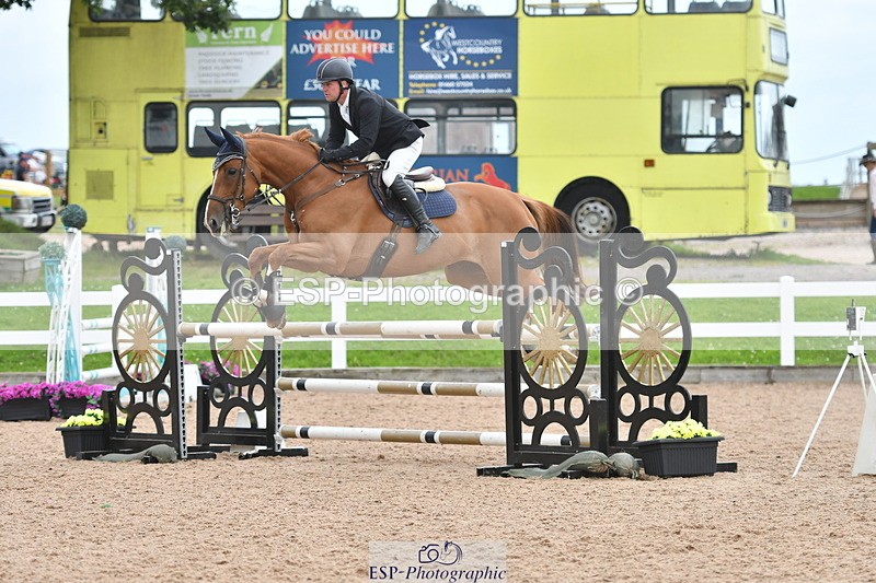 240727A-160125-06510 - Cls 24 1.05m Amateur Qualifier