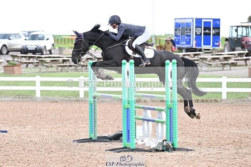 251022-124947-00435 - Cls 4 Snr Newcomers 1.10m