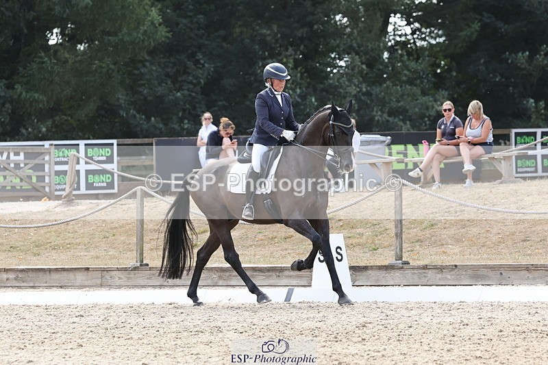 250809A-150952-04497 - 043-Louise.HutchinsonKingstone-W