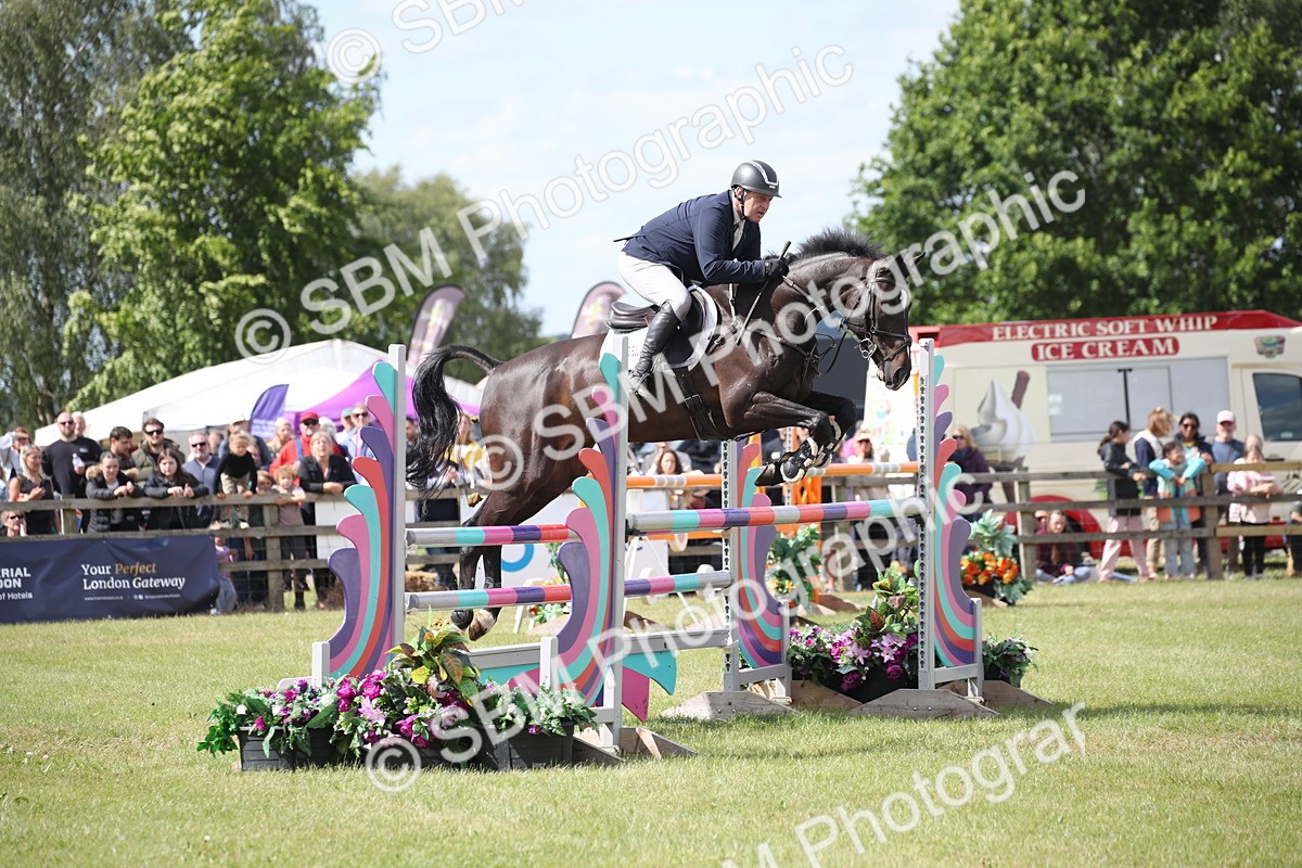 SBM_17522 - Class 208 - Senior Foxhunter 1.20m Open