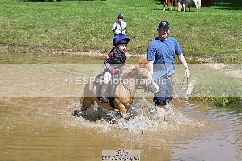 240728B-111507-01280 - Gemma's Group XC