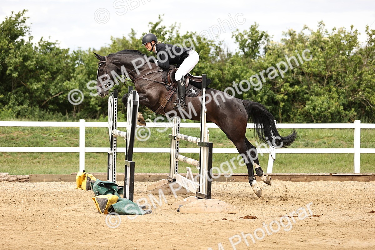 SBM_003323 - Class 11 - Senior Newcomers - 1.10m