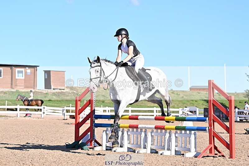 250708A-183240-00563 - 90cm Classes