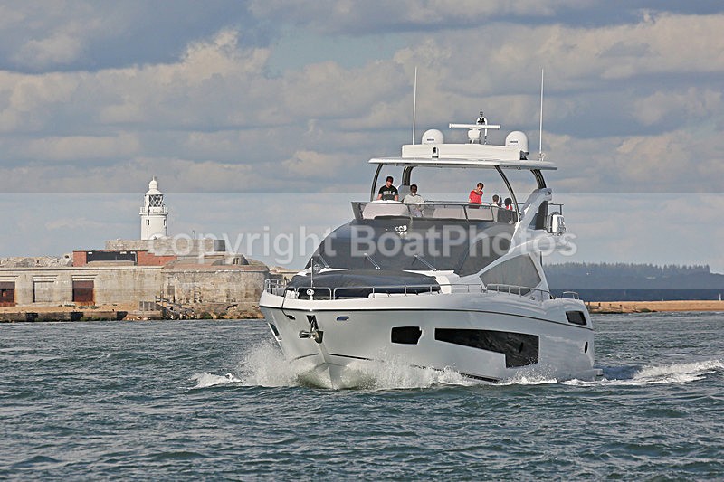 161002 HARD 8 - SUNSEEKER Y92A3149 - Flybridge Cruisers