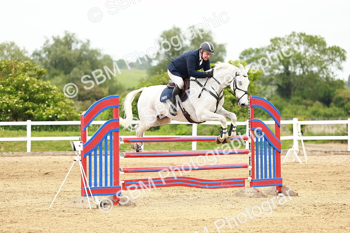 SBM_001115 - Class 5 - Senior Foxhunters - 1.20m
