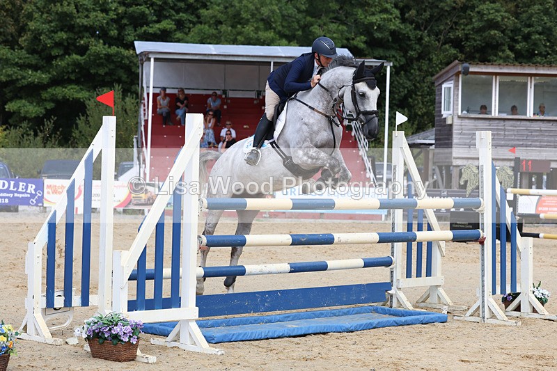 3E7A1885 - Class 9: Senior Foxhunter/1.20 open