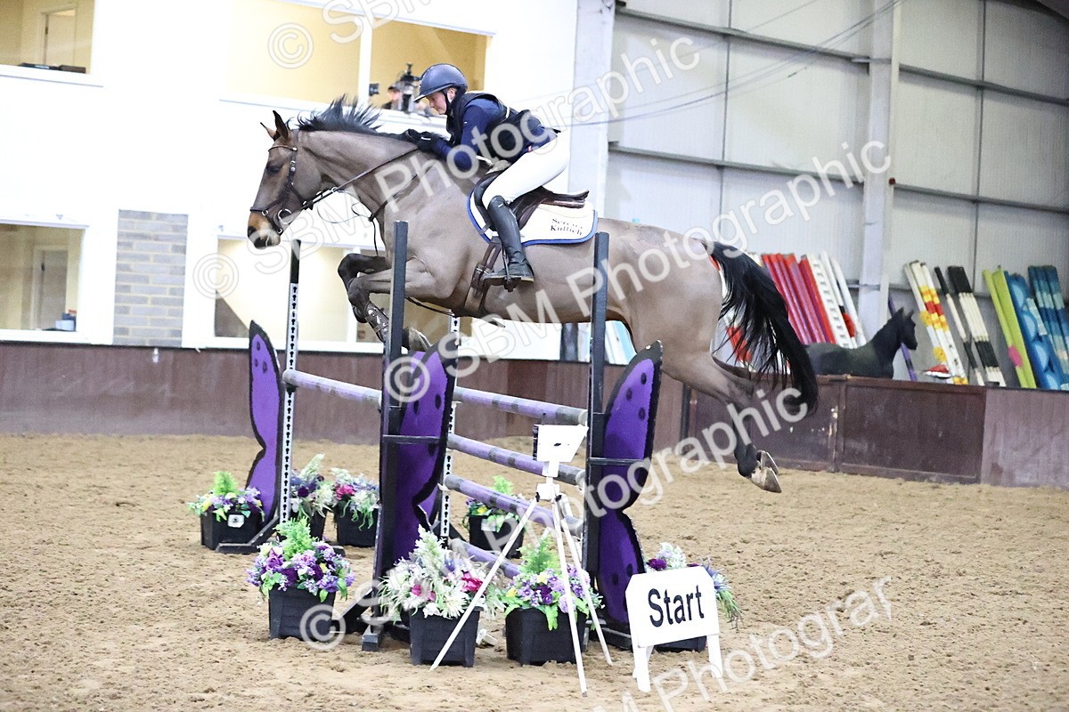 SBM_010227 - Class 25 - Equestrian Senior Foxhunter 1.20m